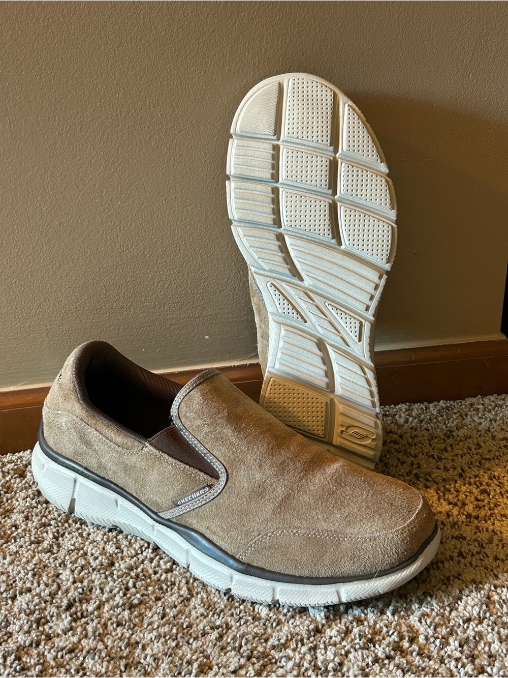 Skechers Sport Men's Equalizer - Mind Game Slip-On Suede Loafer size 10.5